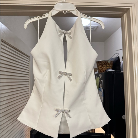 COPY - Zara Elegant White Halter Top
Reserved! Please do not buy‼️ - Picture 3 of 6